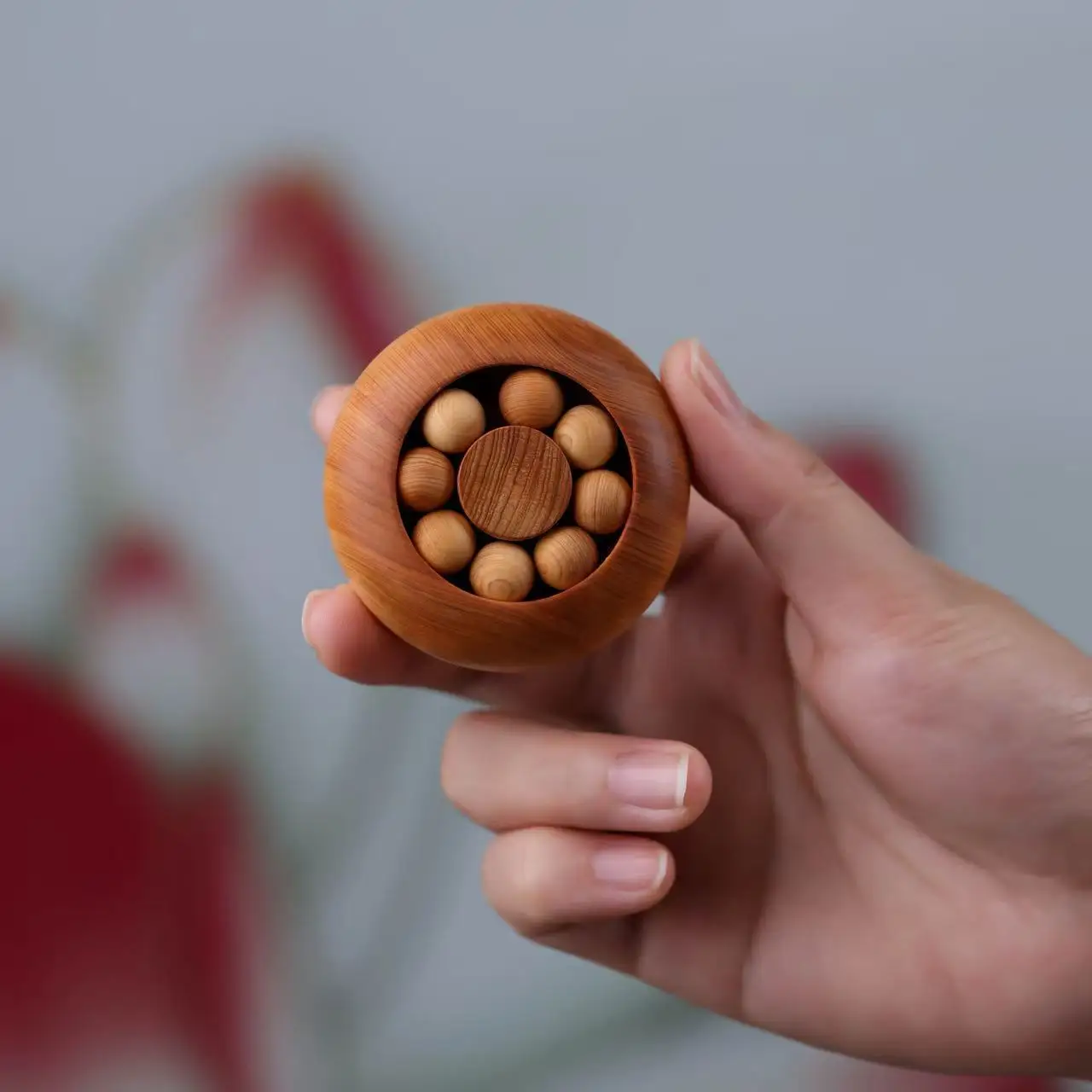 Sandalwood Rotatable Lucky Ball Hand Piece Stress Relief Fidget Spinner Wenwan Hand Toy Feng Huo Lun Desktop Wood Craft Ornament