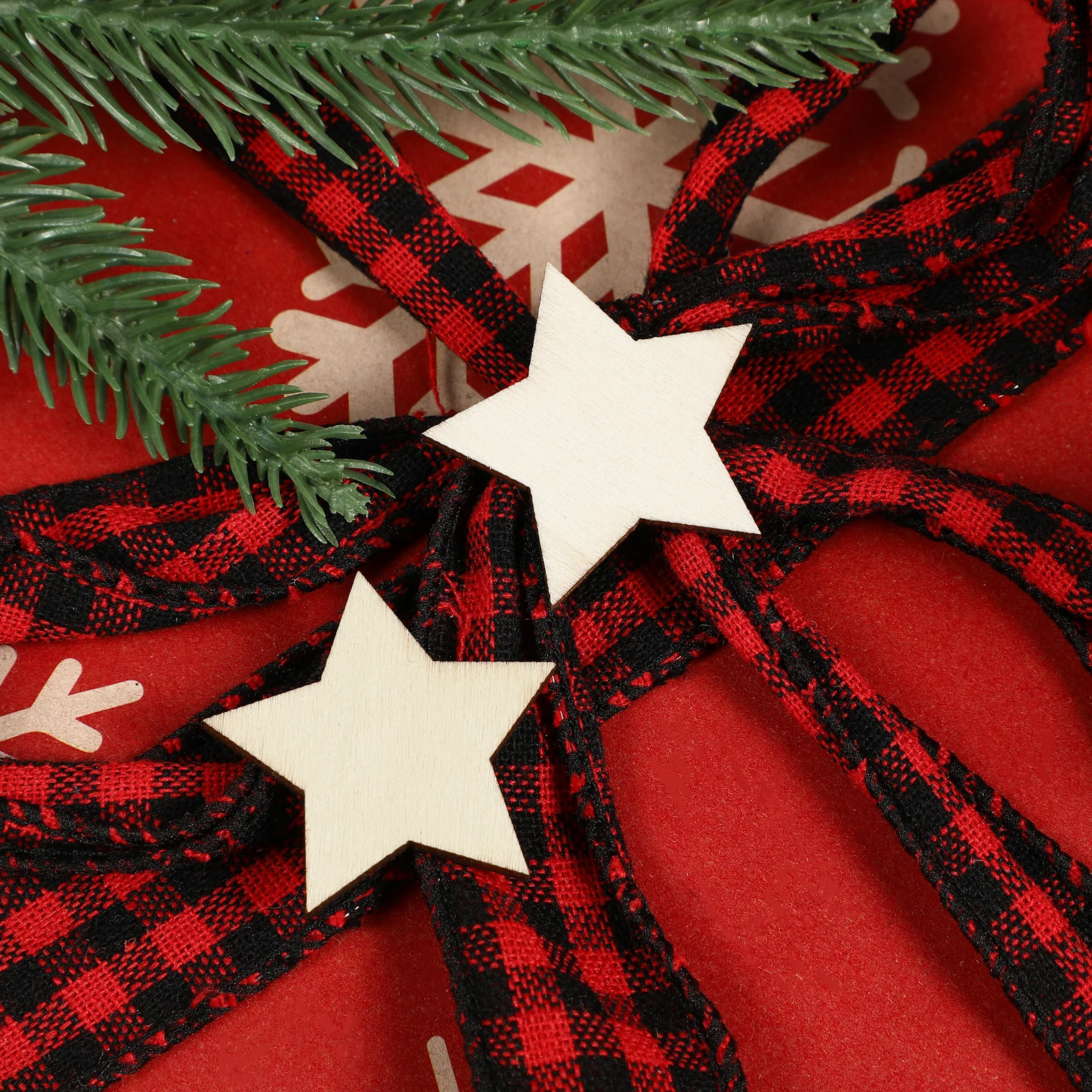 

200Pcs Star Shape Wood Chips DIY Wooden Slices for Decoration Handicrafts Wedding Party Supplies DIY Crafts Wood Cutouts