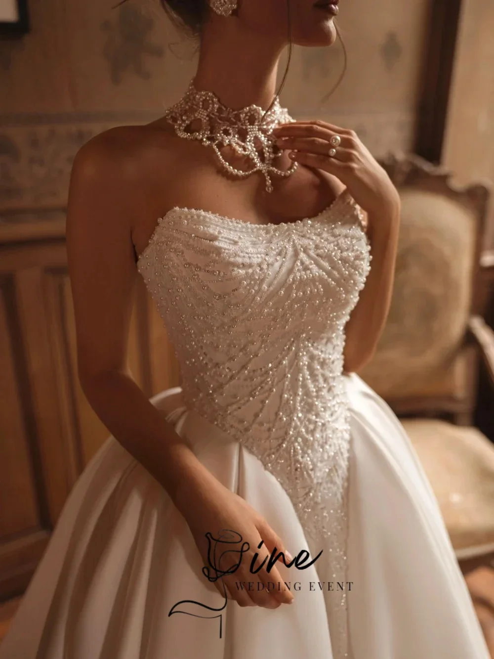 Oine Elegant Pearls Strapless Wedding Dress Delicate Princess Women Buttons Back Bride Dresses Court Train Ball Gown Customized