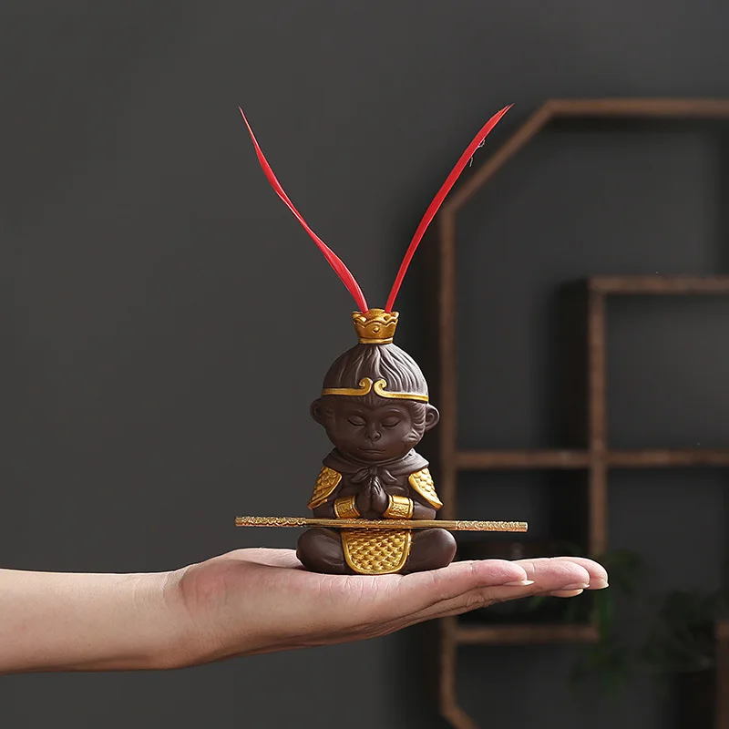 Figura mitica in ceramica Monkey King piccola statua scultura d'arte in porcellana Cute home room,