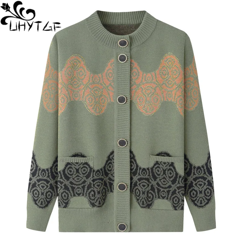 

UHYTGF Middle-Aged Elderly Autumn Winter Sweater Coat Women Korean Knitted Cardigan Female Single Breasted 6XL Size Sweater 1829