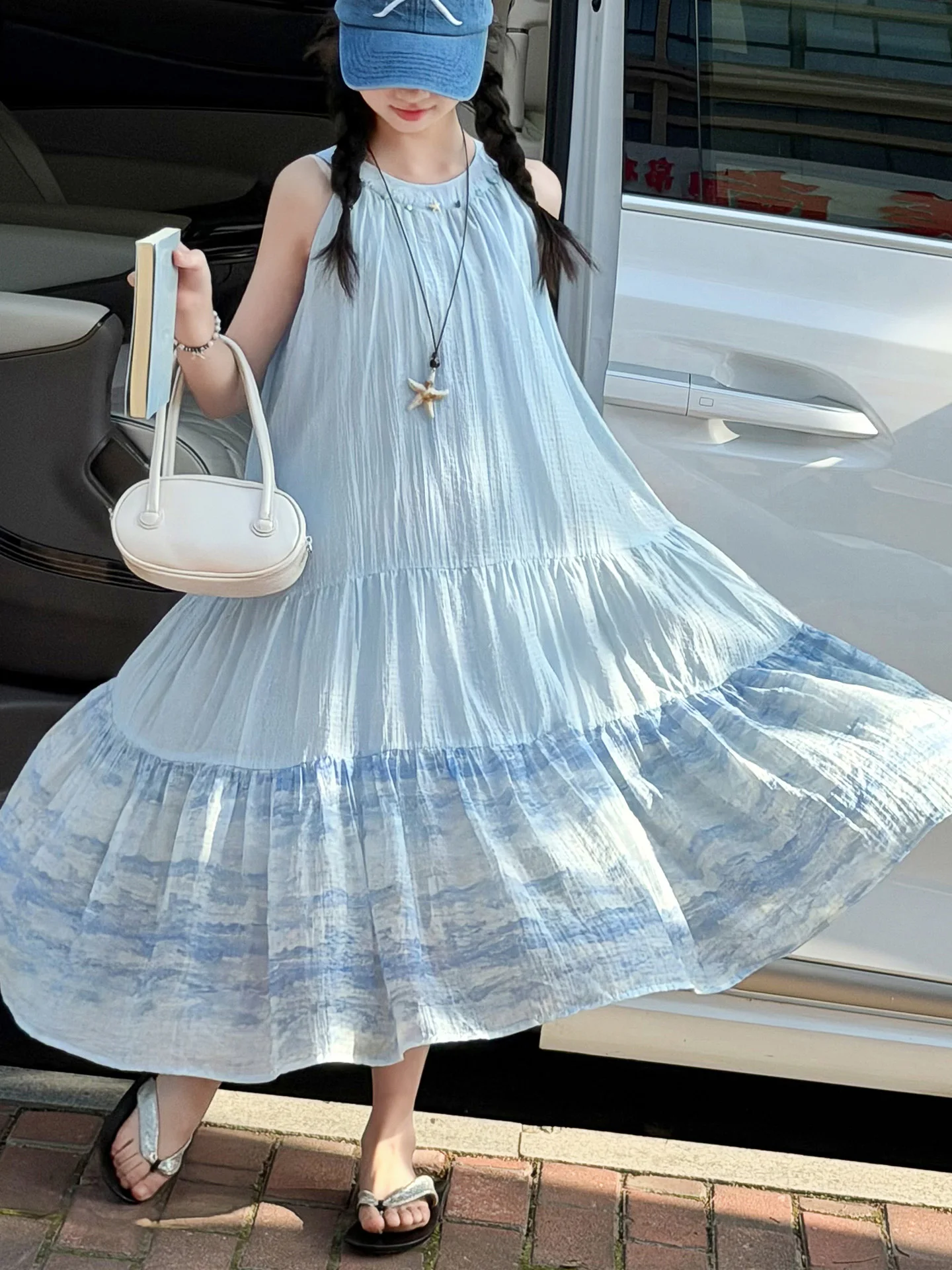 Vestido de verão para meninas, estilo férias, sem mangas, com decote nas costas, saia azul de princesa para crianças médias e grandes, moderno e estil