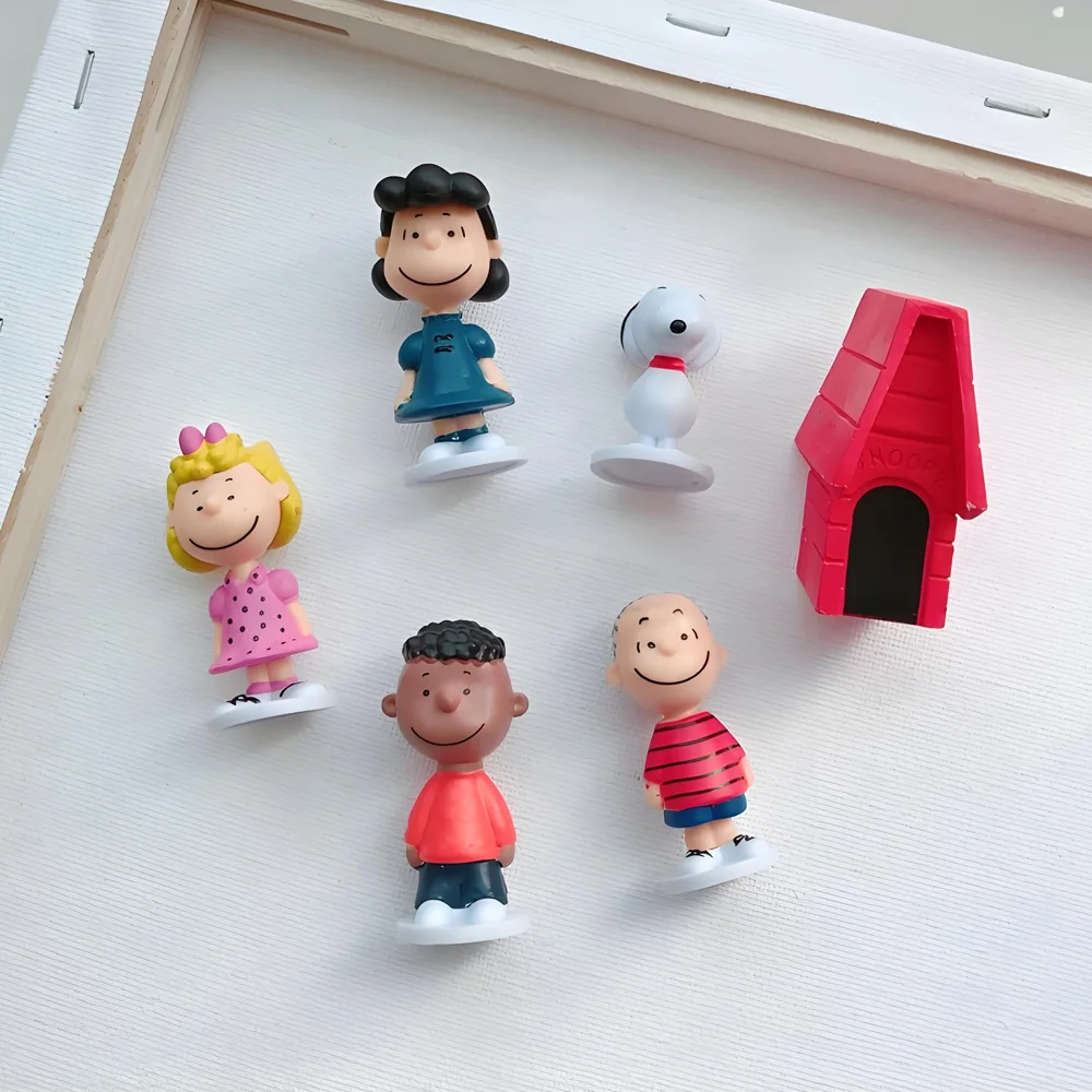 12 pz Cartoon Arachidi Snoopy Charlie Sally Woodstock Kawaii Anime Mini Figura Modello Giocattoli Torta Decorazione Collezione Regalo