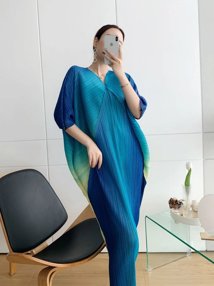 Miyake Pleated Bat Sleeve Dress 2023 Spring New High Fashion Women Gradient Blue V-neck Large Size Long Designer Style Clothing