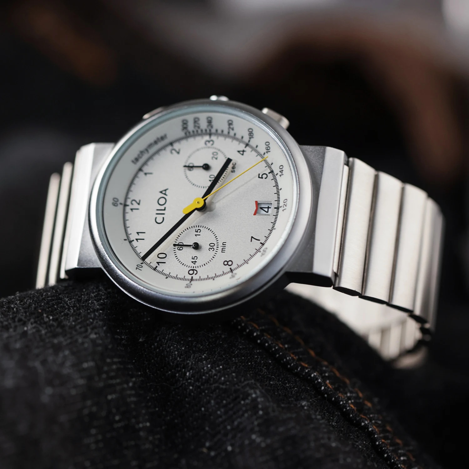 Thumbnail 3 - #27 Latest Slim Quartz Watches Offers