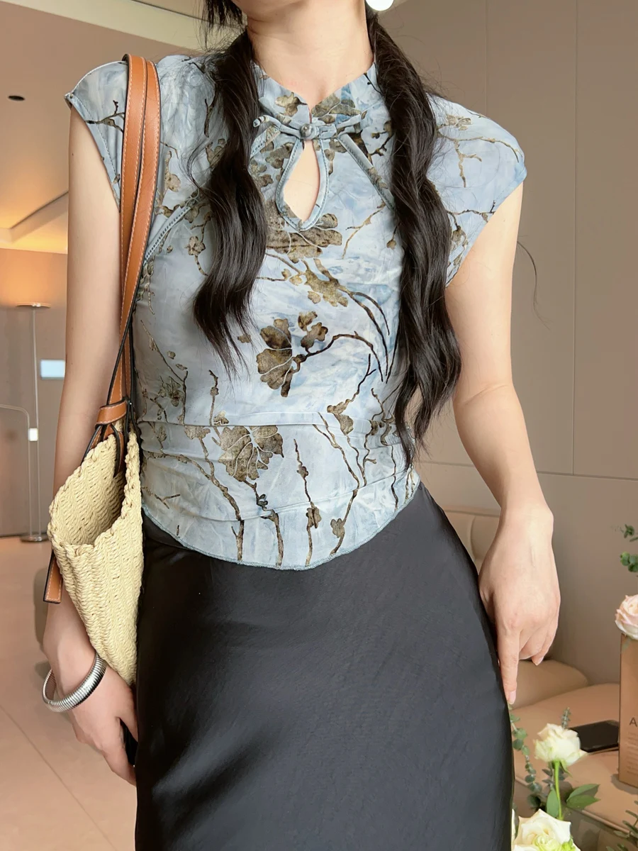 

New Chinese Sle Embroidered ort Sve T-irt Stand Collar Slim Fit High Waist Slimming Top for Women Summer 2024