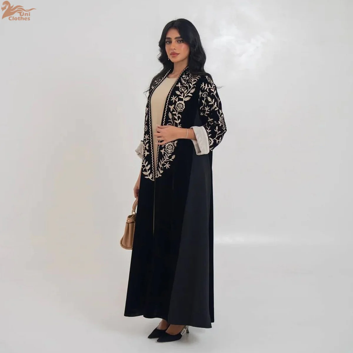 

2026 Floral Embroidery Velvet Dubai Kimono Abaya Dress Luxury Ramadan Saudi Arabia Women Modest Cardigan Islam Turkey Plain Robe