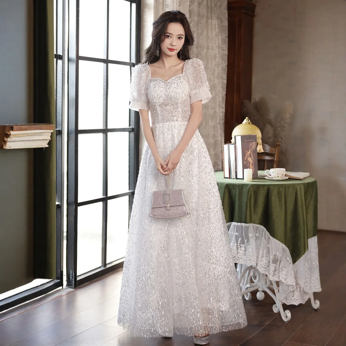 

Белое блестящее вечернее платье для банкета, французское платье для женщин, новинка 2023 года, высококачественное доступное роскошное нишевое художественное экзаментное длинное платье для взрослых