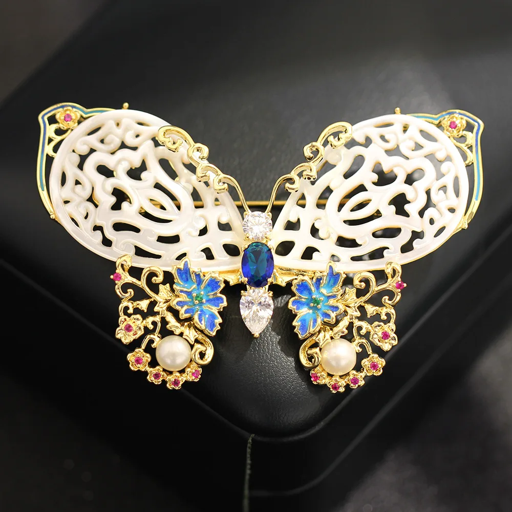 

Premium Natural Fritillary Carved Butterfly Wings Brooch Elegant Heavy Industry Freshwater Pearl Insect Pin Brooch Female