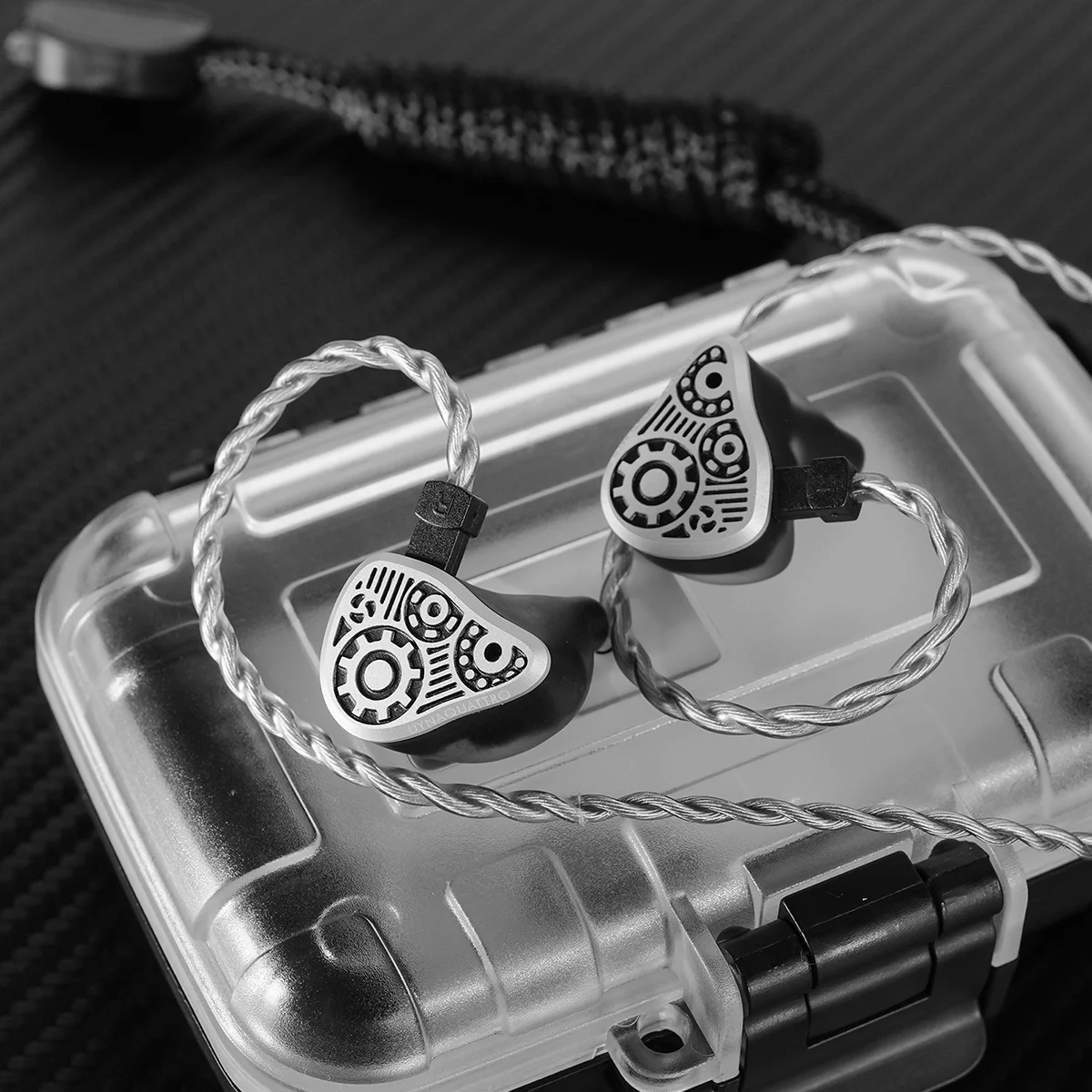 Binary Dynaquattro HiFi IEM 4 Dynamic Driver  2Pin Interface Audiophile Music Earphone with Detachable 3.5mm+4.4mm Plug Cable