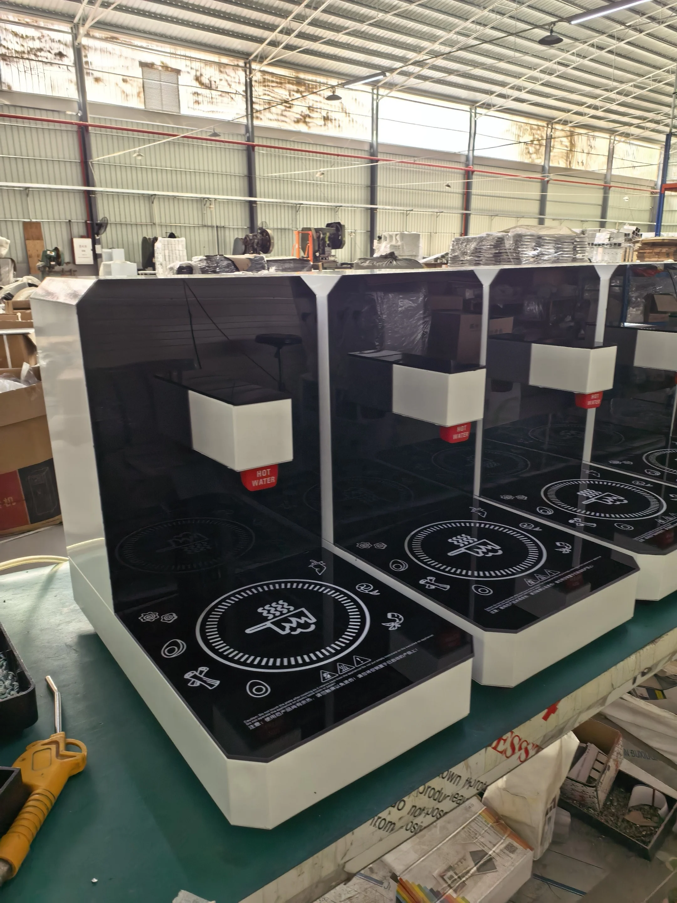 Self-service Electric Korean Noodle Induction Cooker Machine for Cooking Instant Noodles Adjust the Temperature and Water Volume