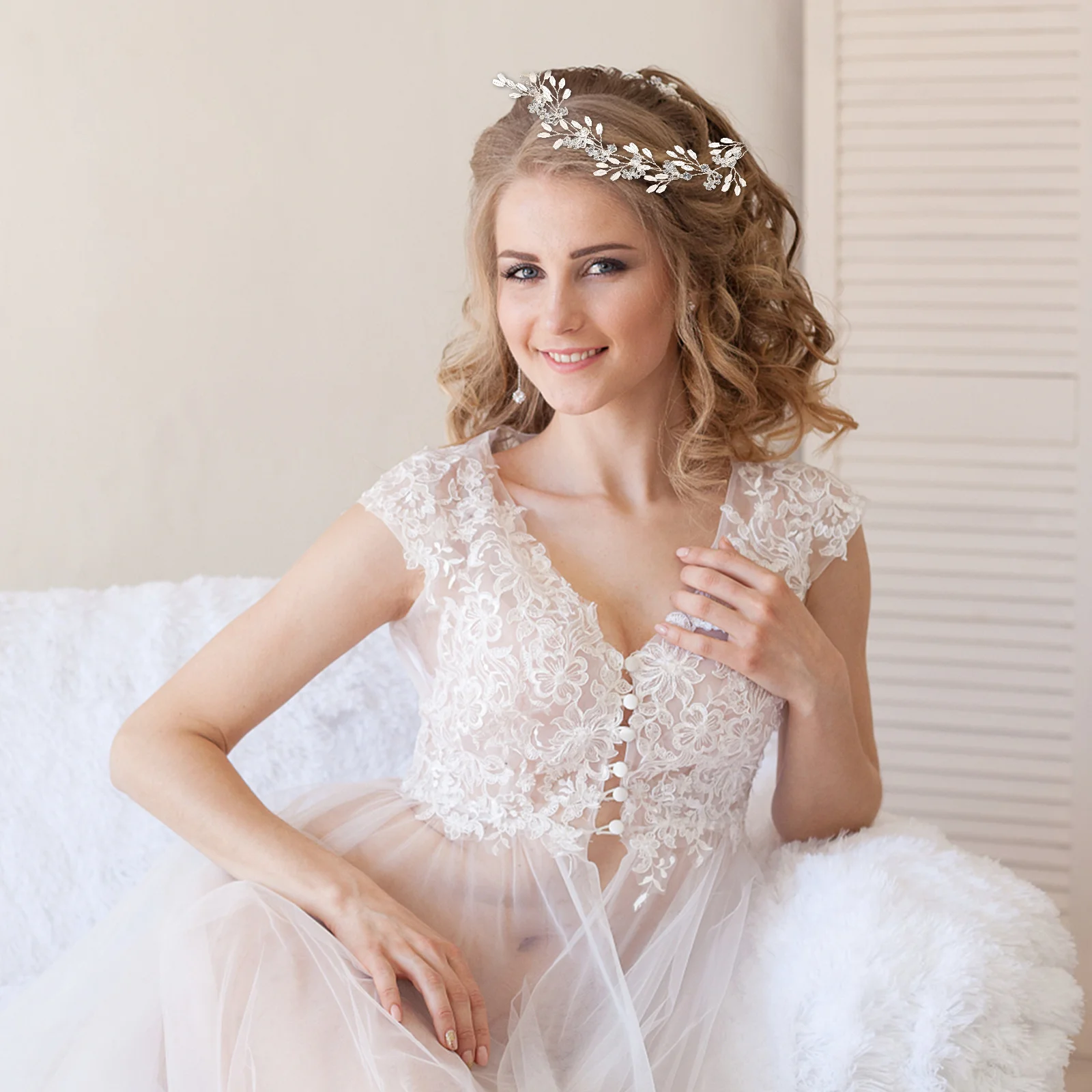 

1Pcs Crystal Hairband Elegant Shiny Lightweight Design Bride Wedding Party Women Hair Accessory Hairband Women Headdress