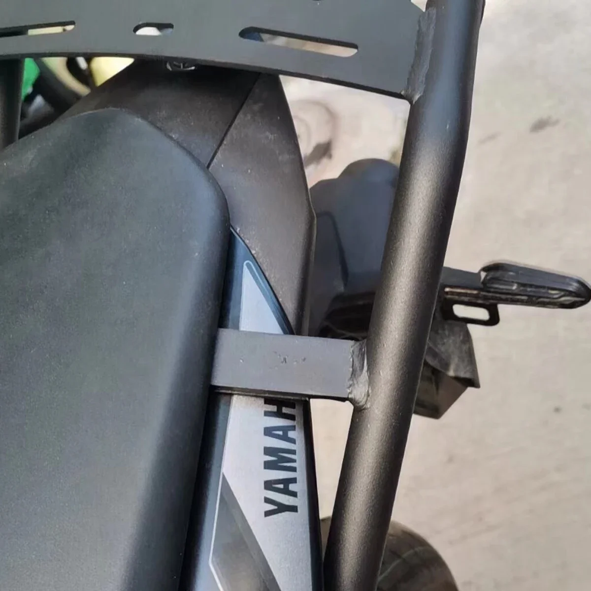 Rear Shelf Rear Tail Rack Storage Rack Rear Tail Box Rack Carbon Steel Frame Fit for YAMAHA MT03 YZF R3 YZF-R3 MT-03 19-24