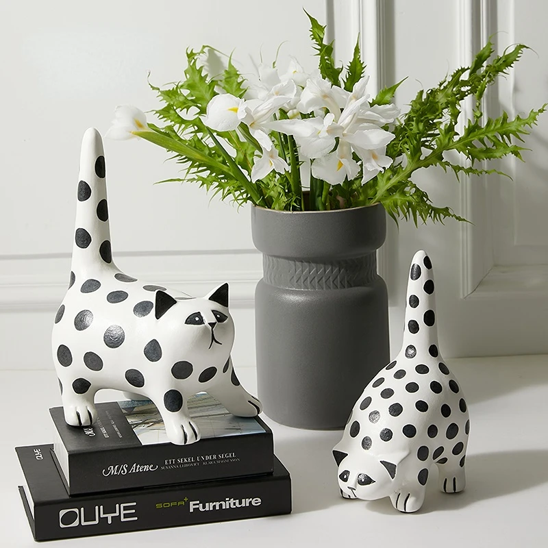 Polka dot cat ceramic ornaments home accessories living room decoration creative light luxury housewarming gift Nordic