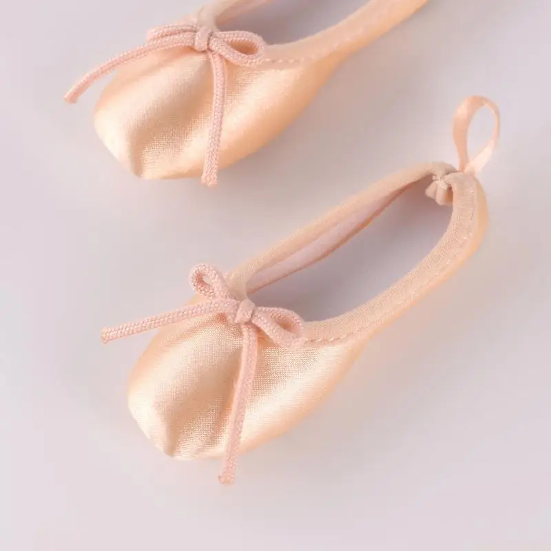 31BF Meticulously Handcrafted Ballet Shoe Charm Keyring Elegant Pendant Showcasing Artistic Charm for Keychain Enhancement