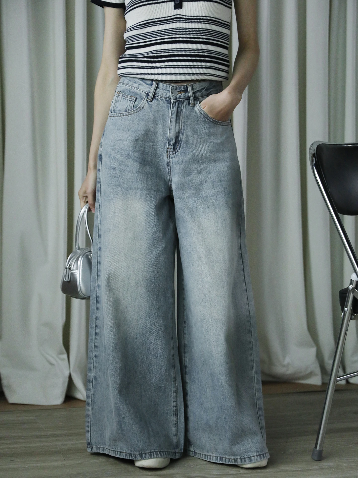 

Retro High Waist Wide Leg Jeans Women's Light Vintage Casual Pants Slightly Elastic Straight Cut Button Wide Leg Trousers