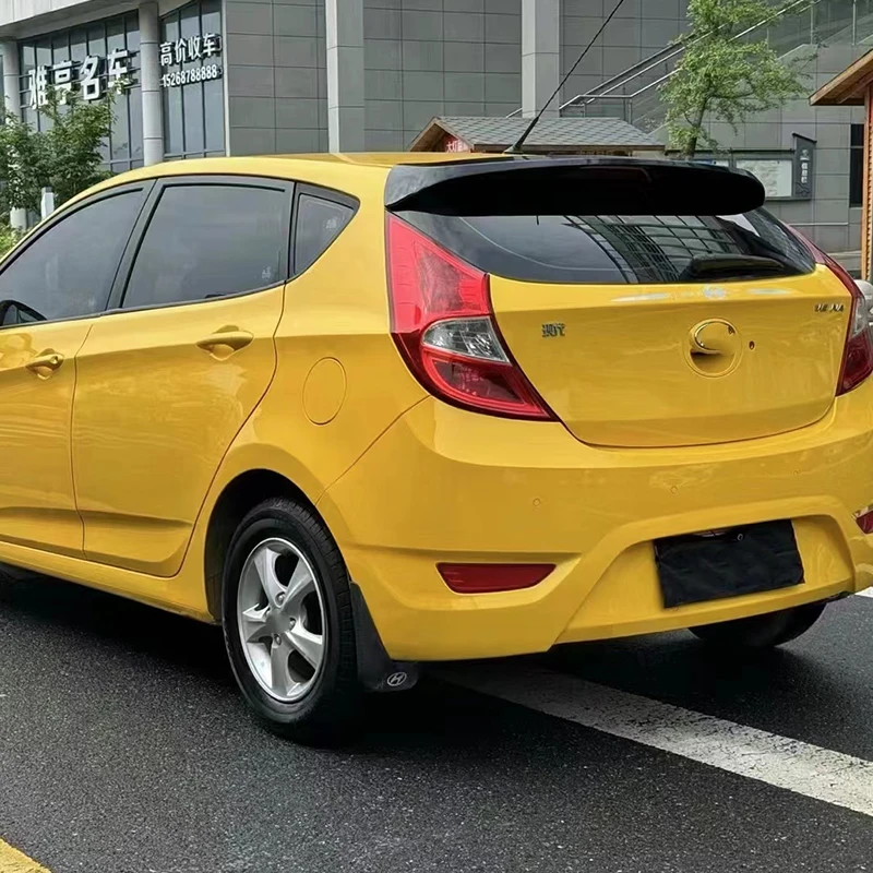 

Para hyundai verna spoiler hatchback 2011-2015 abs material asa traseira do carro primer cor spoiler traseiro