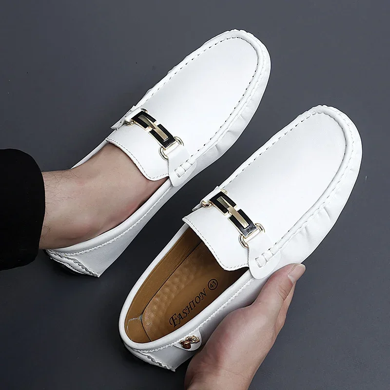 

Handmade Leather Men Shoes Casual Slip On Loafers Breathable Men Flats Moccasins Tooling Plus Size women boats Iron buckle shoes