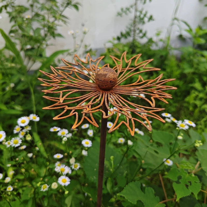 Rusty Metal Daisy Garden Stakes Decorative Outdoor Lawn Ornaments Yard Art for Patio Backyard Garden Landscape Pathway Decor