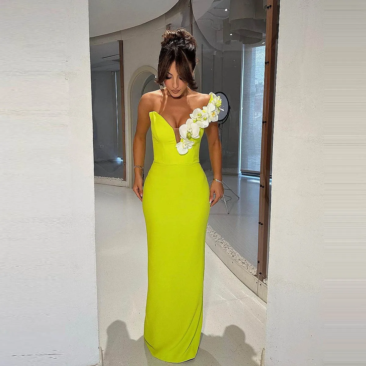 

Simple Sexy Prom Dress With Handmade Flowers Sheath Party Dress Floor Length Satin Aso Ebi Women Formal Gown