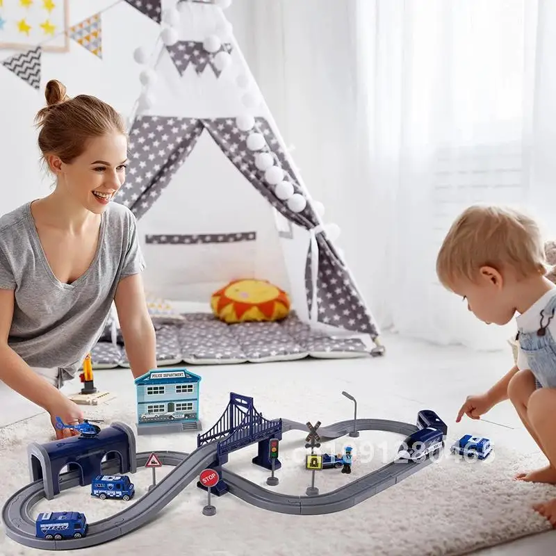 Ensemble de Train à Piles avec Connexion Magnétique pour Garçon et Fille, Piste de Course, Jouet de Chemin de Fer, Cadeaux pour 3, 4, 5, 6 Ans, 66 Pièces, A51