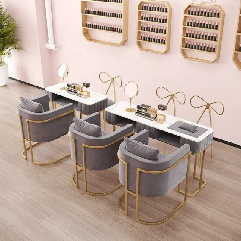 Mesa de manicura de mesa de mármol de acero inoxidable de tienda de uñas de lujo ligera con sillas