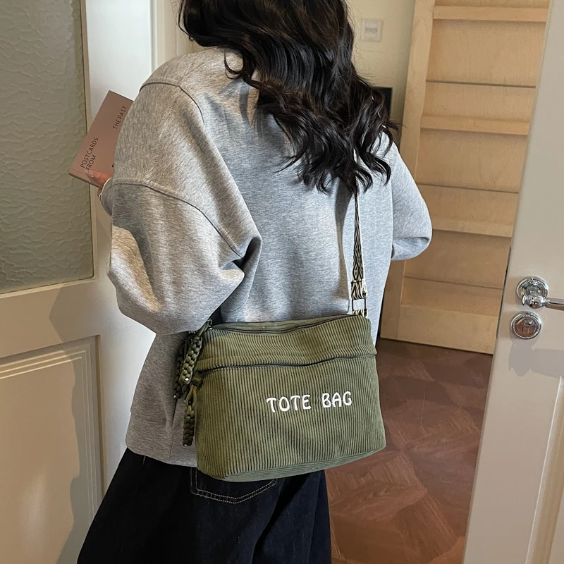 

Japanese-Style Casual Commuter Single-Shoulder Crossbody Bag for Women, Small Bag, 2026 New Model, Corduroy Retro Crossbody Bag