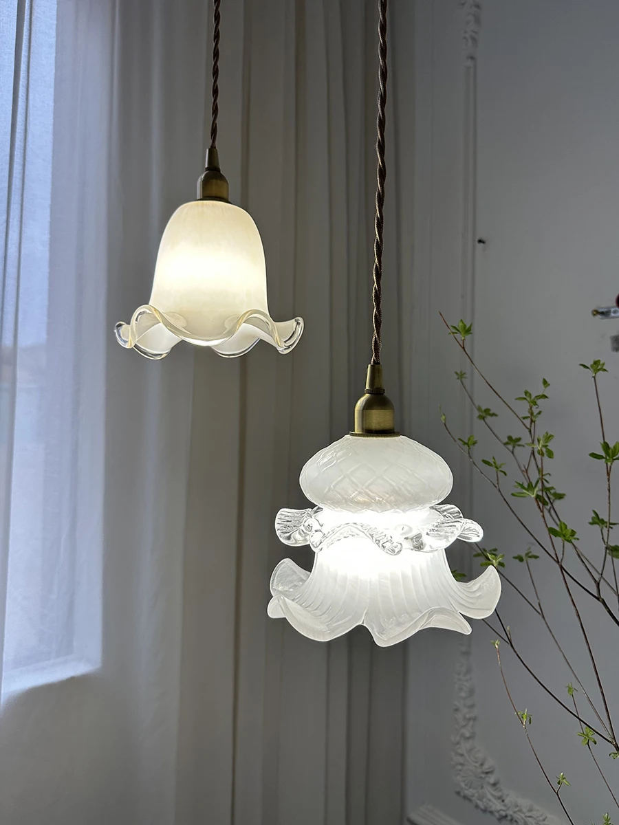 

Retro flower bud glass small chandelier modern simple cream style restaurant bedside entrance bar tea room