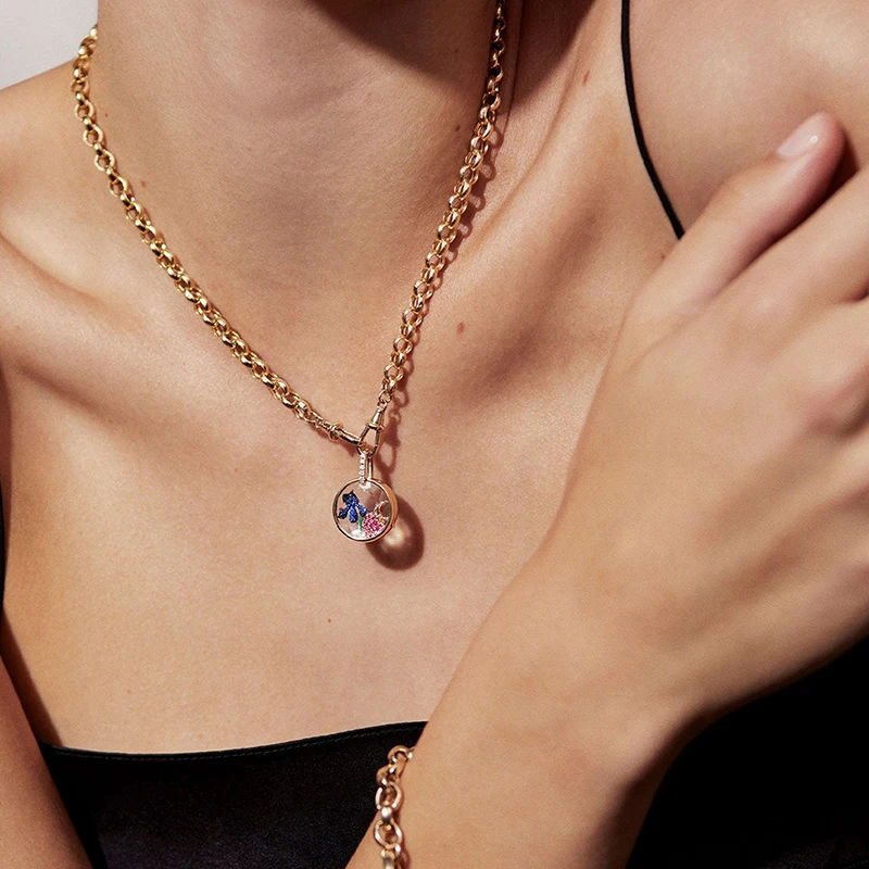 1 قطعة قلادة صندوق صور شخصية الرجعية مع قلادة DIY قابلة للفتح تصميم جوفاء صندوق شفاف مطلية بالذهب الحفاظ على اللون