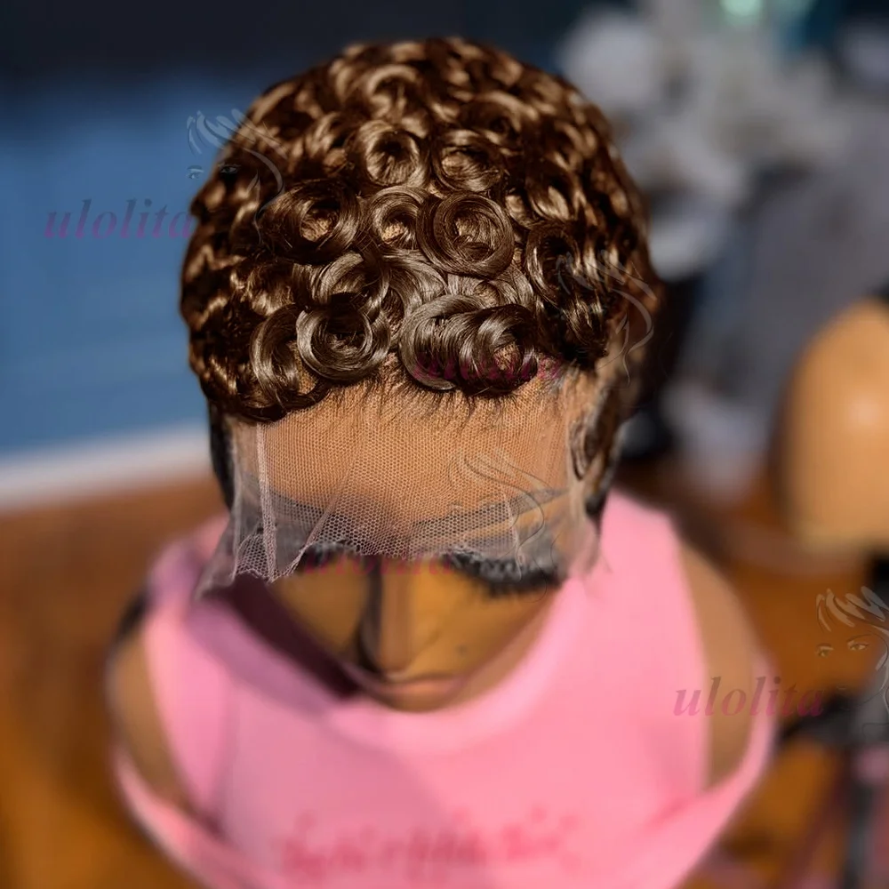 Braune kurze lockige Pixie-Cut-Perücke mit 13x4 Lace-Front aus Remy-Echthaar für Frauen, Schokoladenbraun 4 # Wellige, geschichtete, kleberlose Perücken mit Pony – Detail 3
