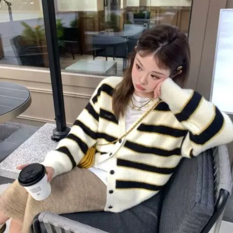 

Imitation mink fur super comfort stripes contrasting color sweater female 2023 casual long sleeve v neck sweater cardigan women