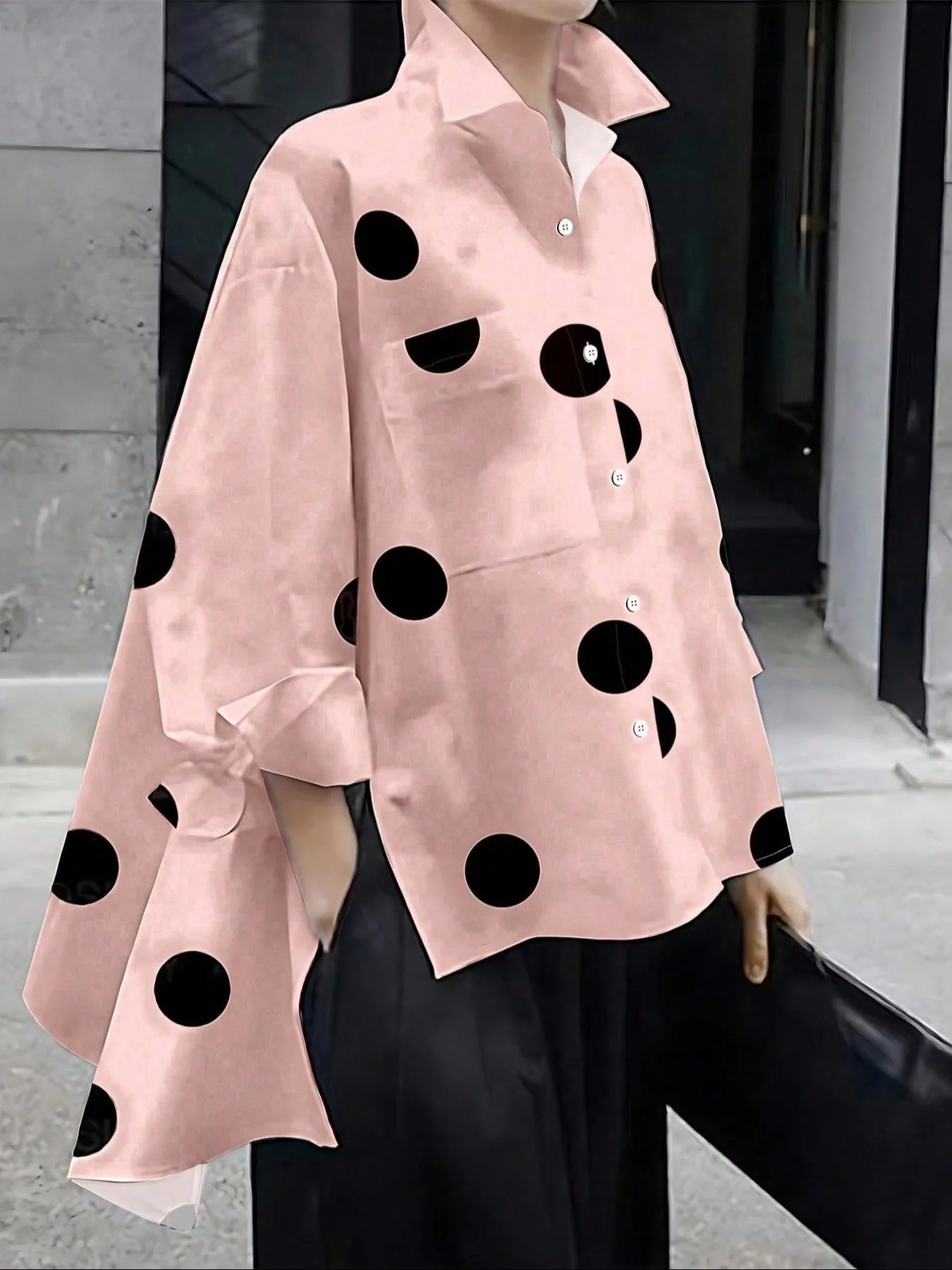 قميص نسائي بحاشية منحنية مطبوع عليه نقاط بولكا، بلوزة كاجوال بأكمام تشبه جناح الخفّاش وأزرار أمامية للصيف، بلوزة نسائية للارتداء اليومي