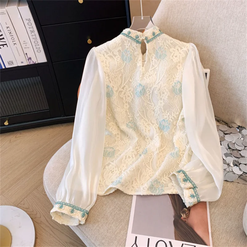 

2025 Spring New Chinese Style Lace Shirt for Women Design Puff Sleeve Retro Button New Top