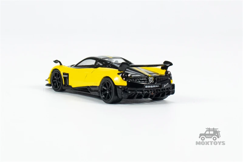 Tarmac Works 1:64 Pagani Huayra BC Giallo Limone Black Yellow Diecast Model Car