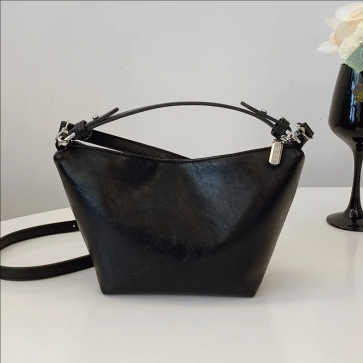 

Простая модная большая сумка, винтажная однотонная дизайнерская роскошная сумка для женщин, новинка 2025 года, повседневная сумка на плечо, многофункциональная