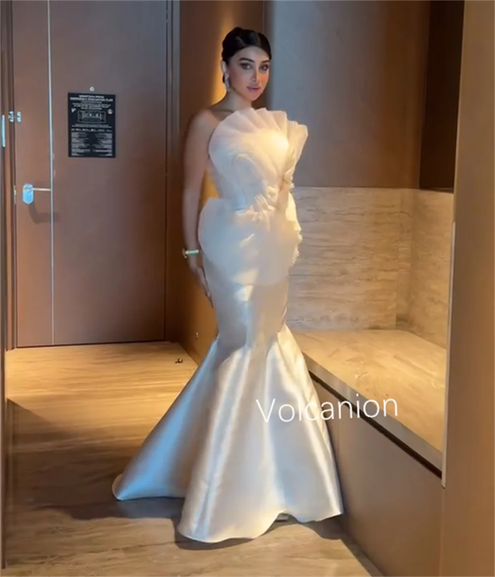 تخصيص الطراز الحديث Charmeuse الطية البوق فساتين طويلة حمالة مناسبة مخصصة