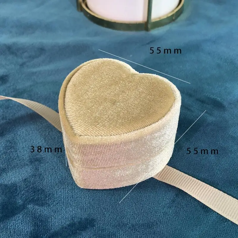 Kreative Herzförmige Samt-Ringbox mit Schleife, Tragbare Schmuckverpackung für Jubiläum, Heiratsantrag oder Geschenk – Detail 7