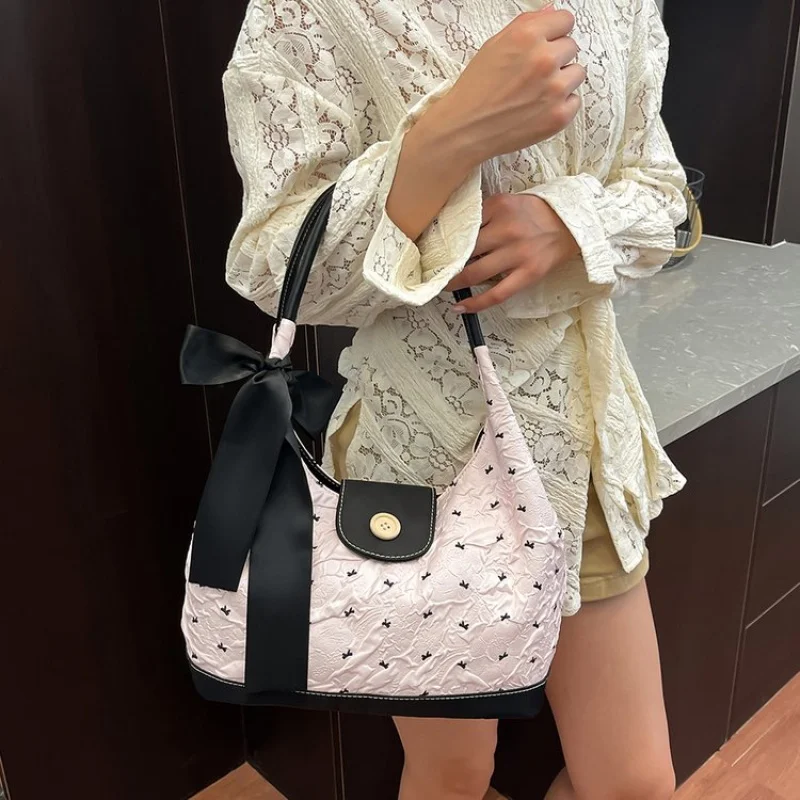 

Ladies Shoulder Bag Made Of Fine Leather Boasting Trendy Commuter Design And Casual Vintage Commuter Elegant Look​
