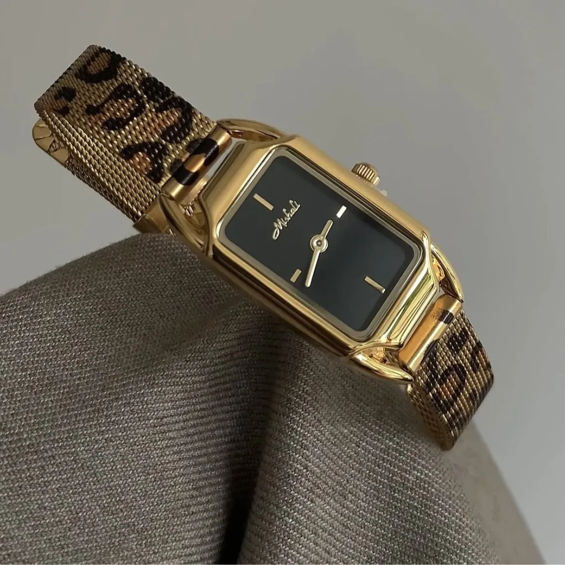New Design, Unique And Stylish Leopard Print StrapSquare ShapeBlack DialWomen'S WatchLuxuriousHigh-Quality, Elegant Wristwatch.