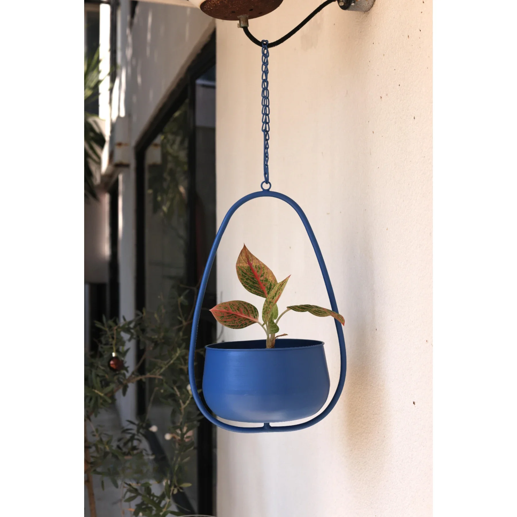 Metal Hanging Planters, Blue Round Plant Hangers Pots, Modern Wall and Ceiling Plant Holders for Indoor Outdoor Plants