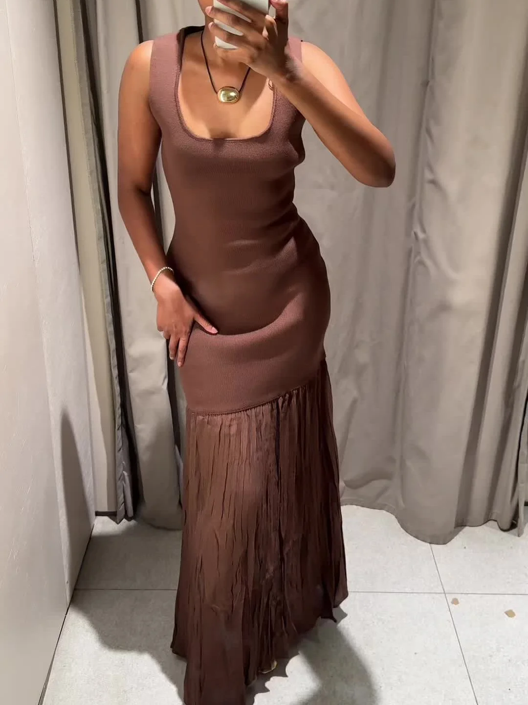 

Women New Fashion O-Neck Sleeveless Solid Elegant Midi Dresses Woman Splicing Pleated Decoration Slim Beach Party Dress
