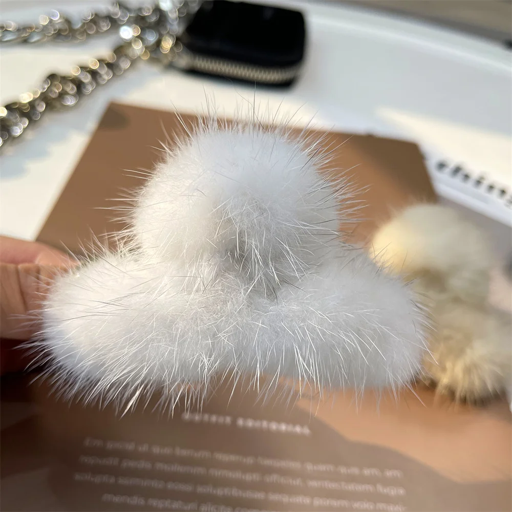 

Plush Clip Hair Clips With A High-End Feel Hairy Hair Clip Hair Accessories Women's Temperament And Hair String Y2k Accessories