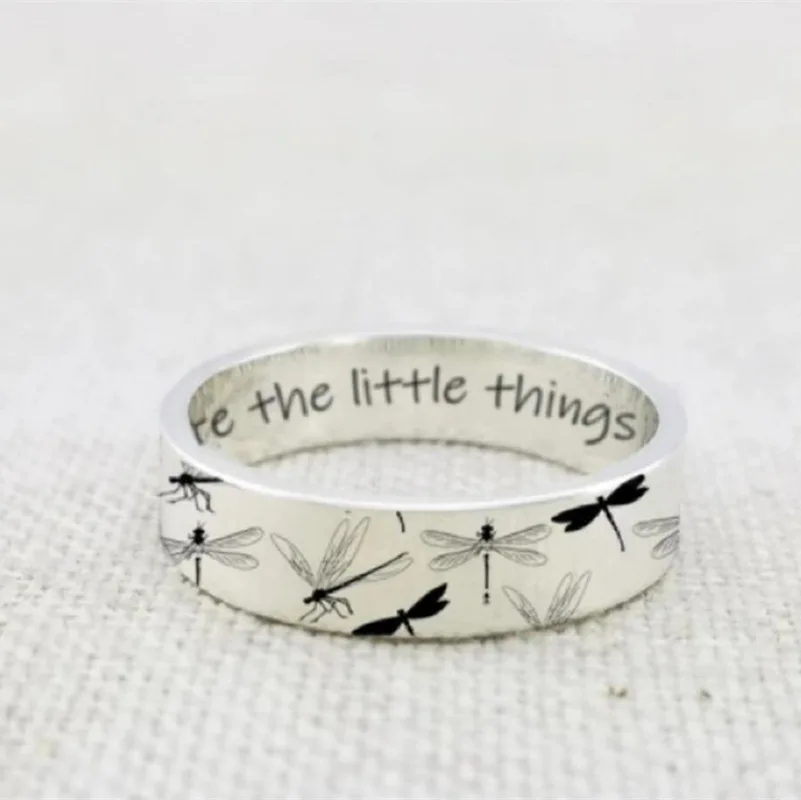 Vintage Dragonfly Pattern Letter Rings For Women Jewelry Accessories Anniversary Party Girl Gift Fashion Women Rings 2024