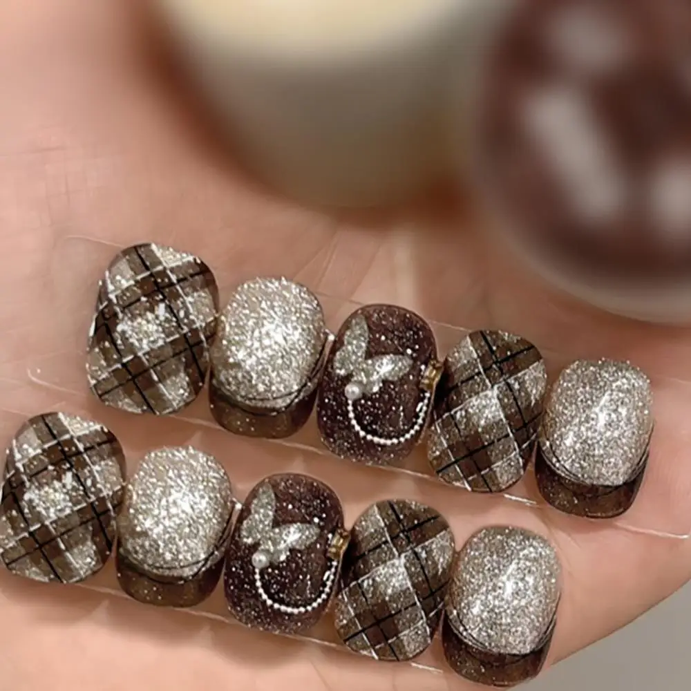 10 個キャラメルフレンチフラッシュバタフライ手作りプレスオンネイルレトロブラウングリッターチェッカー偽爪取り外し可能な偽爪