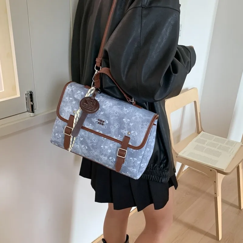 2025 Aw Retro Squar… - image