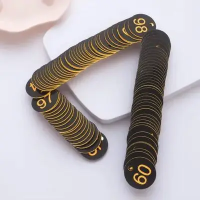 100 قطعة من علامات المفاتيح البلاستيكية المرقمة خفيفة الوزن للمفاتيح معرف الأمتعة رقم التنظيم سحر البلاستيك مرقمة