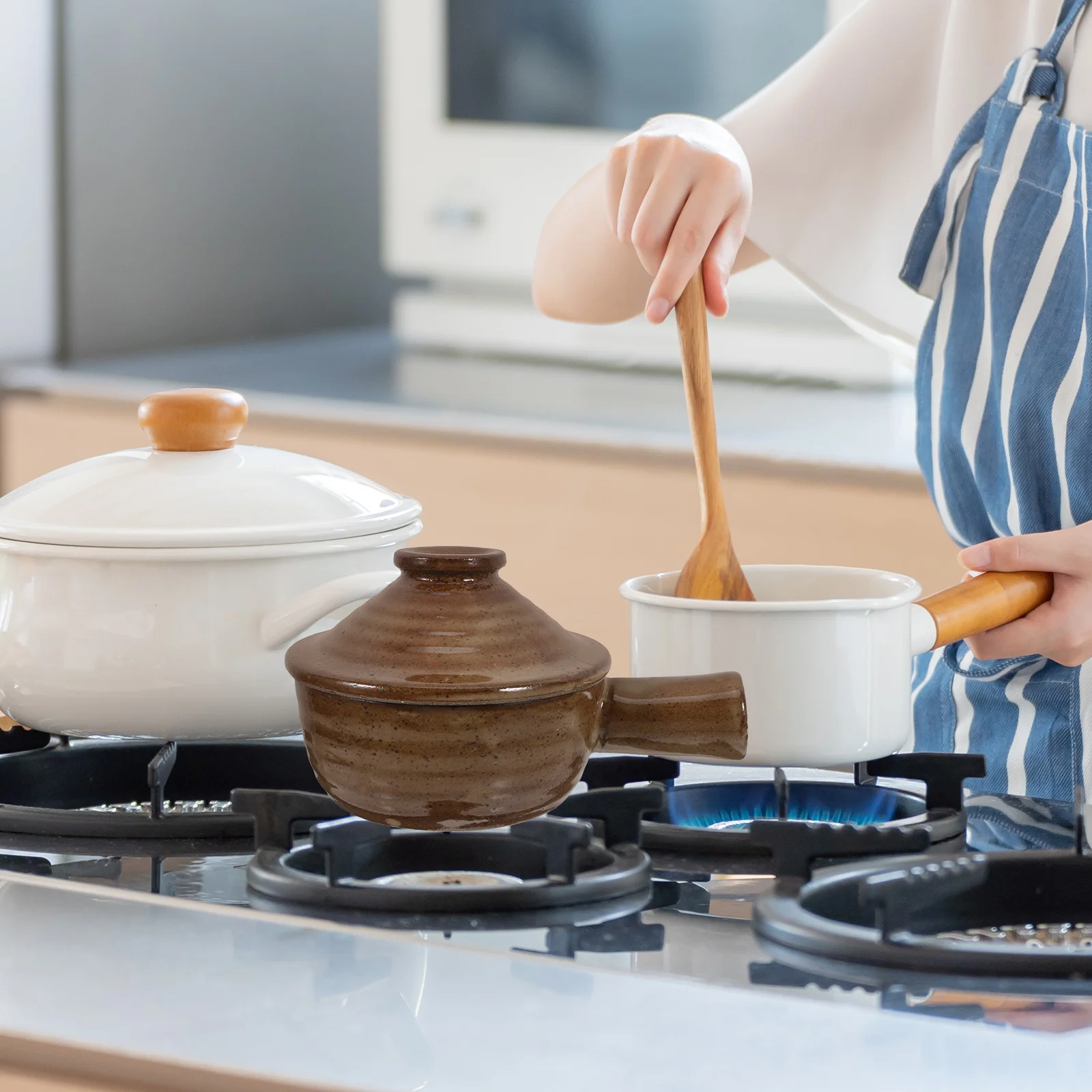 

1Pcs Stew Pot Smooth Nonstick Surface Fast Heating for Soup Rice Noodles Spicy Hot Pot Casserole with Lid Microwave Oven