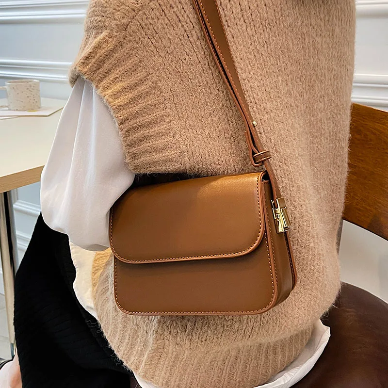 

Women's New Fashionable Summer Retro Small Square Bag Broadband One Shoulder Crossbody Bag Female Solid Color PU Underarm Bag