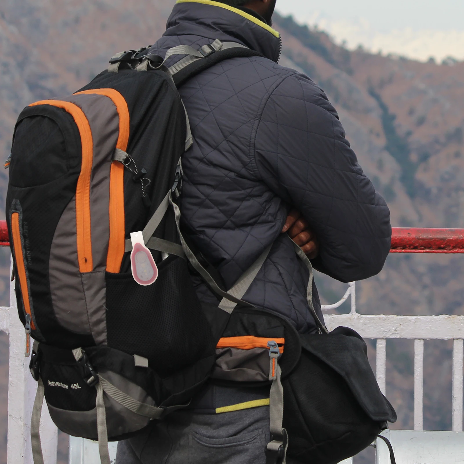 

2Pcs Clothes Flashlights Hands Free Design for Outdoor Sports Running Jogging Cycling Hiking Camping LED Clip Light