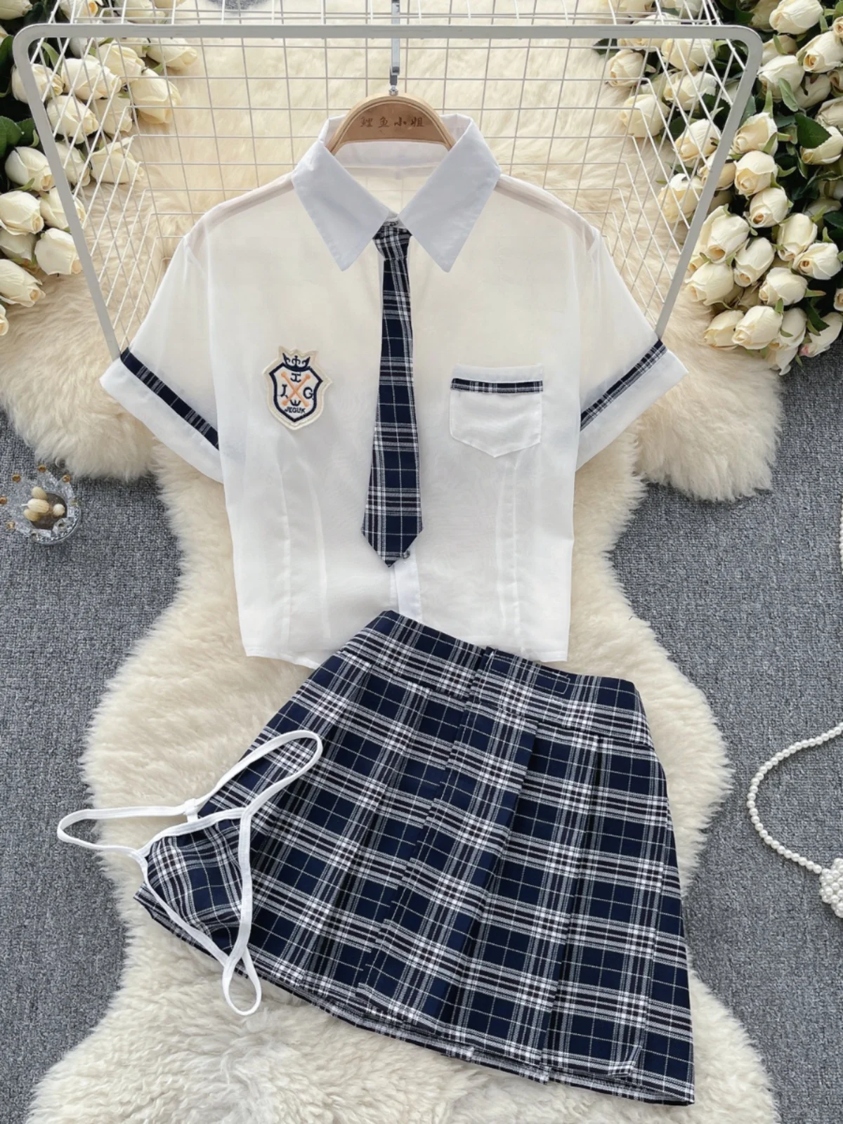 

Sexy School Uniform Set Women's Neck T-shirt Plaid Skirt Fashionable Little Trick JK Outfit Polyester Material